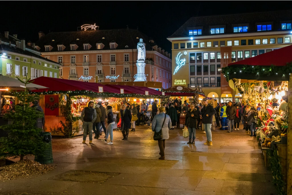 Mercatini di Natale di Bolzano alla sera